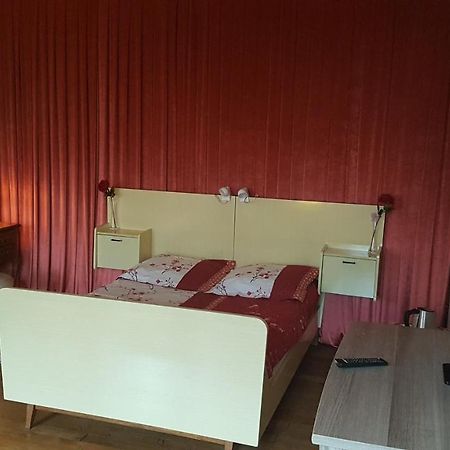Bed and Breakfast Le Point Du Jour Revin  Экстерьер фото